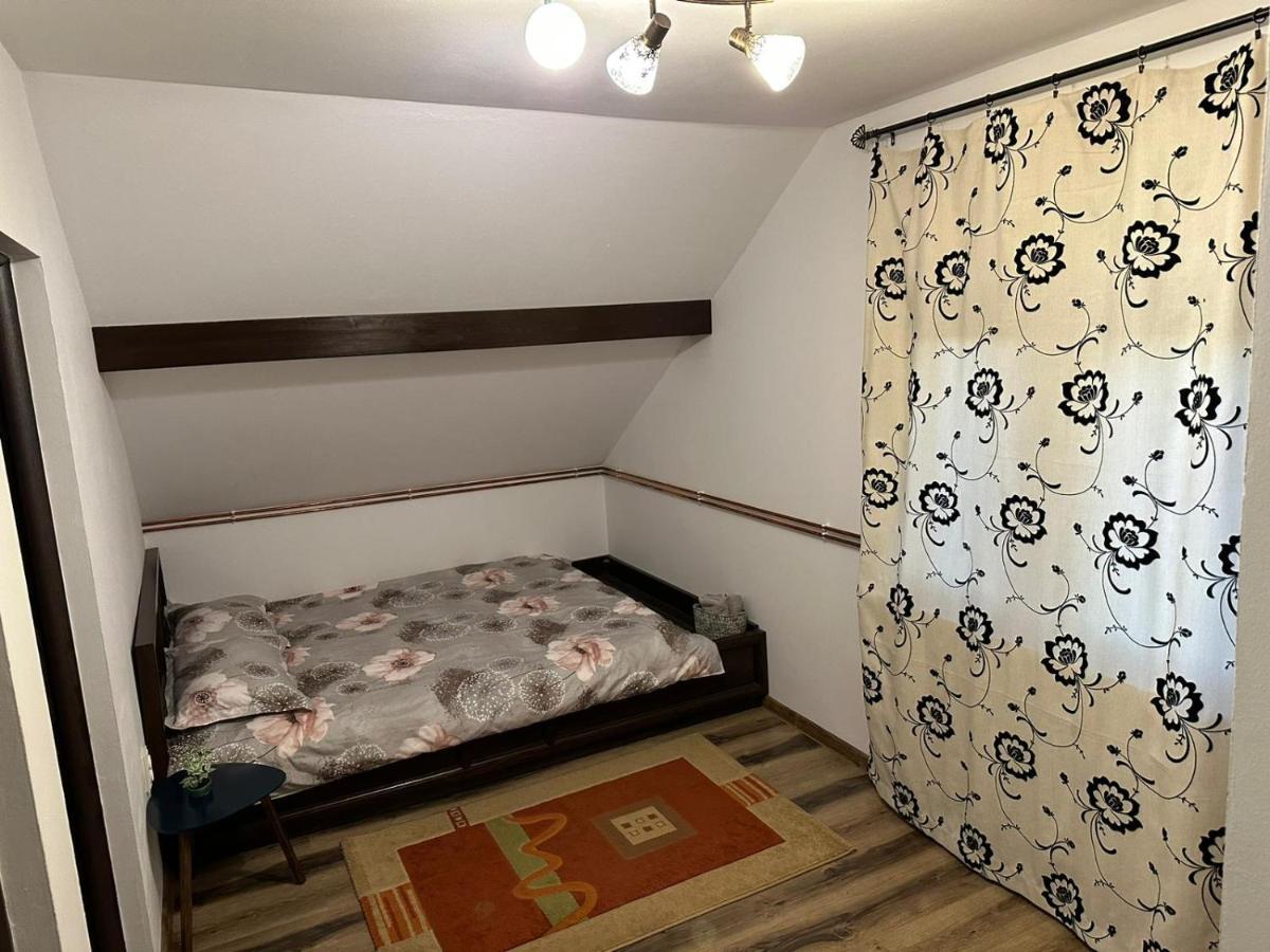 Casa De Vacanta Mirela Novaci-Străini Εξωτερικό φωτογραφία