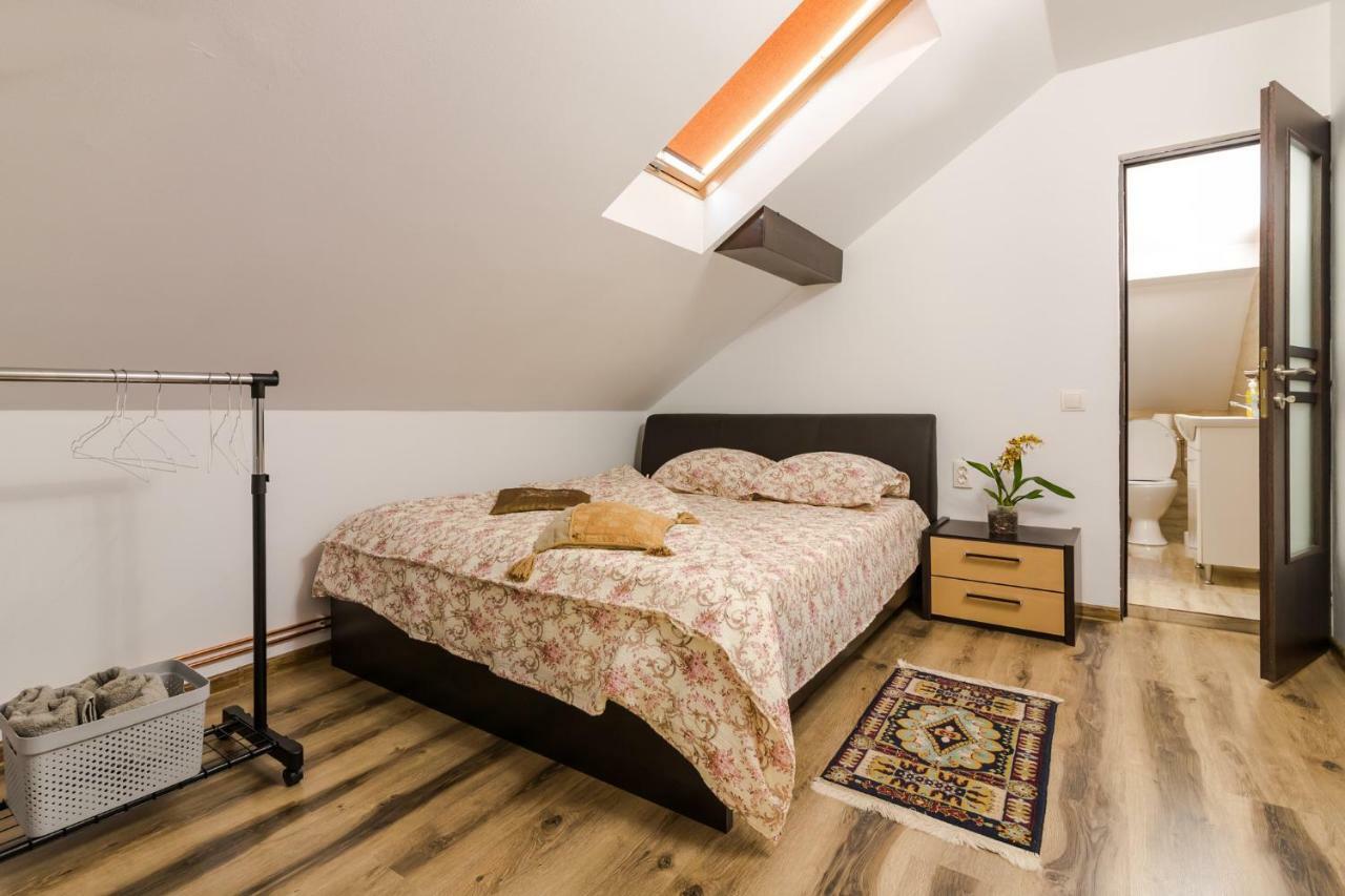 Casa De Vacanta Mirela Novaci-Străini Εξωτερικό φωτογραφία
