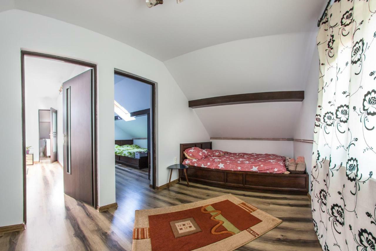 Casa De Vacanta Mirela Novaci-Străini Εξωτερικό φωτογραφία